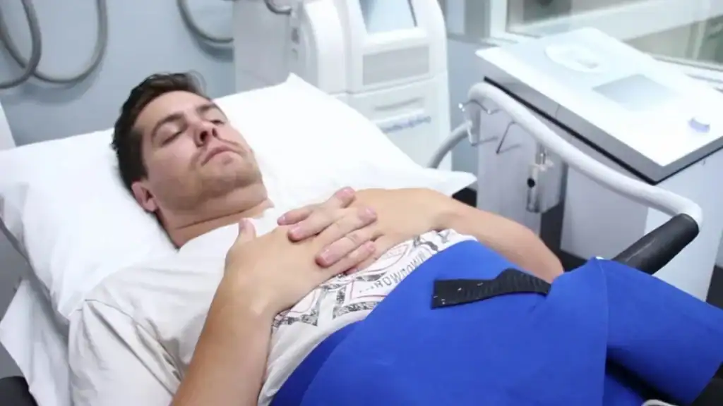 Transforming Bodies: Celebrity Success Stories and the Truth Behind Body Contouring 2 Image of male having body contouring Deal treatment