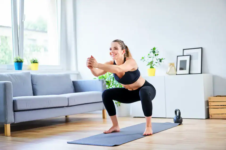 Woman doing bodyweight exercises Deal at home